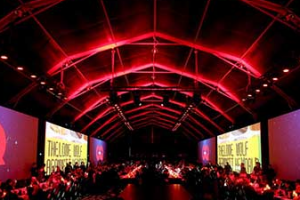 武汉活动中商务礼仪的特征与原则