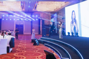 汽车发布会怎么参加